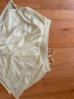 ALO Yoga Pale Lime Ruched Sports Bra